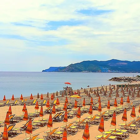 Sweet Sea View サヴォーナ