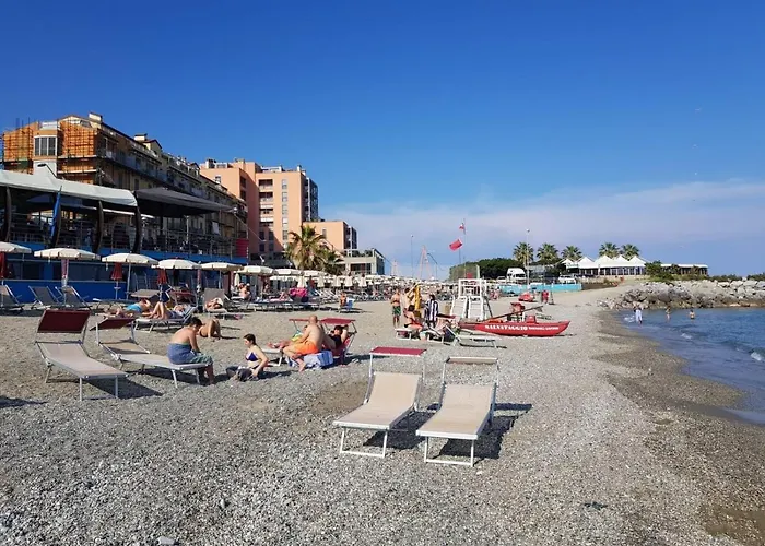 Sweet Sea View Savone
